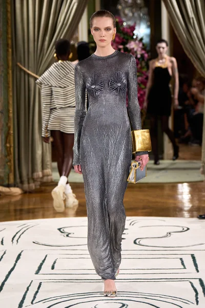 Look 28
